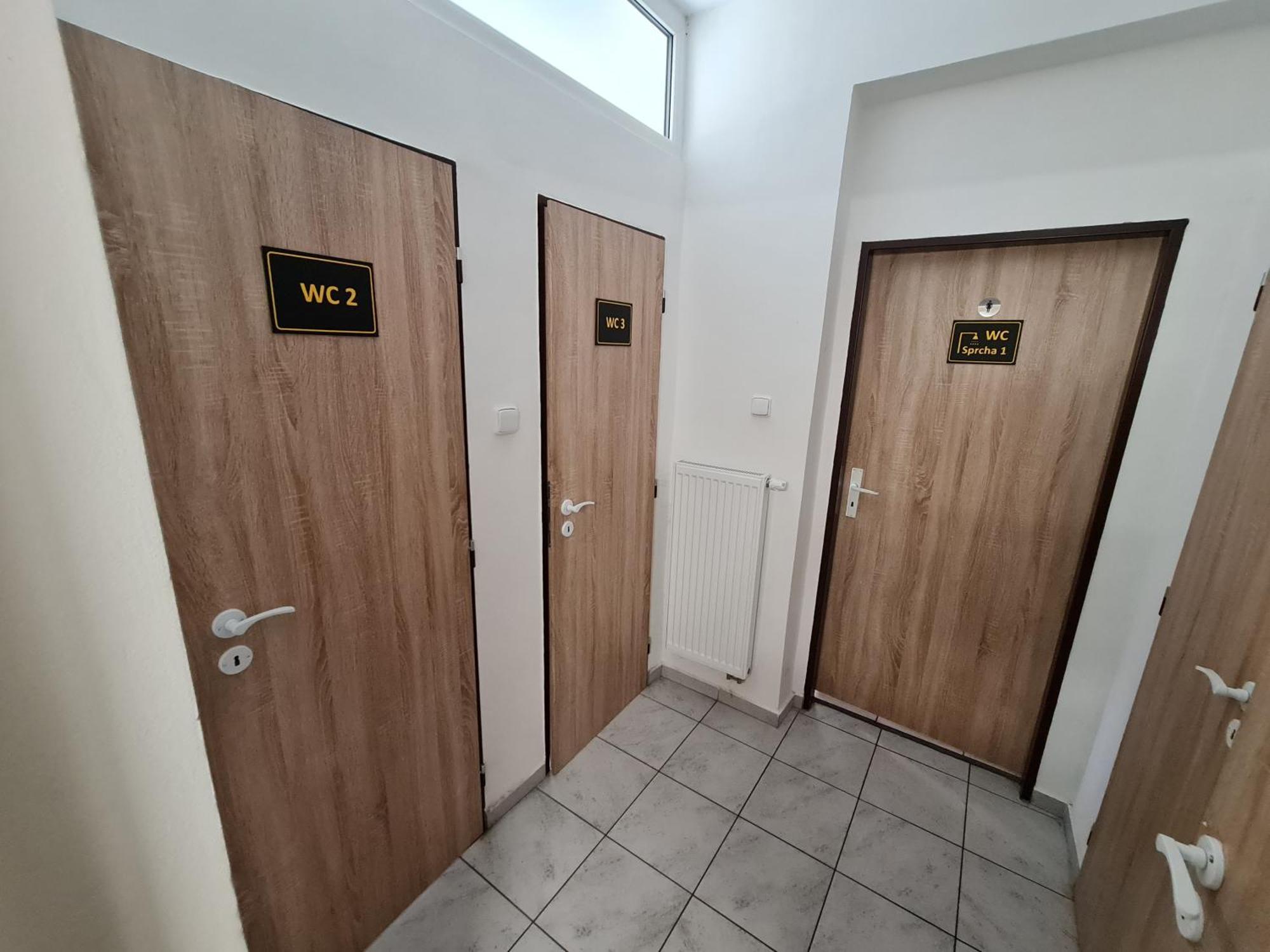 Nika Beds Hotel Pardubice Exterior foto